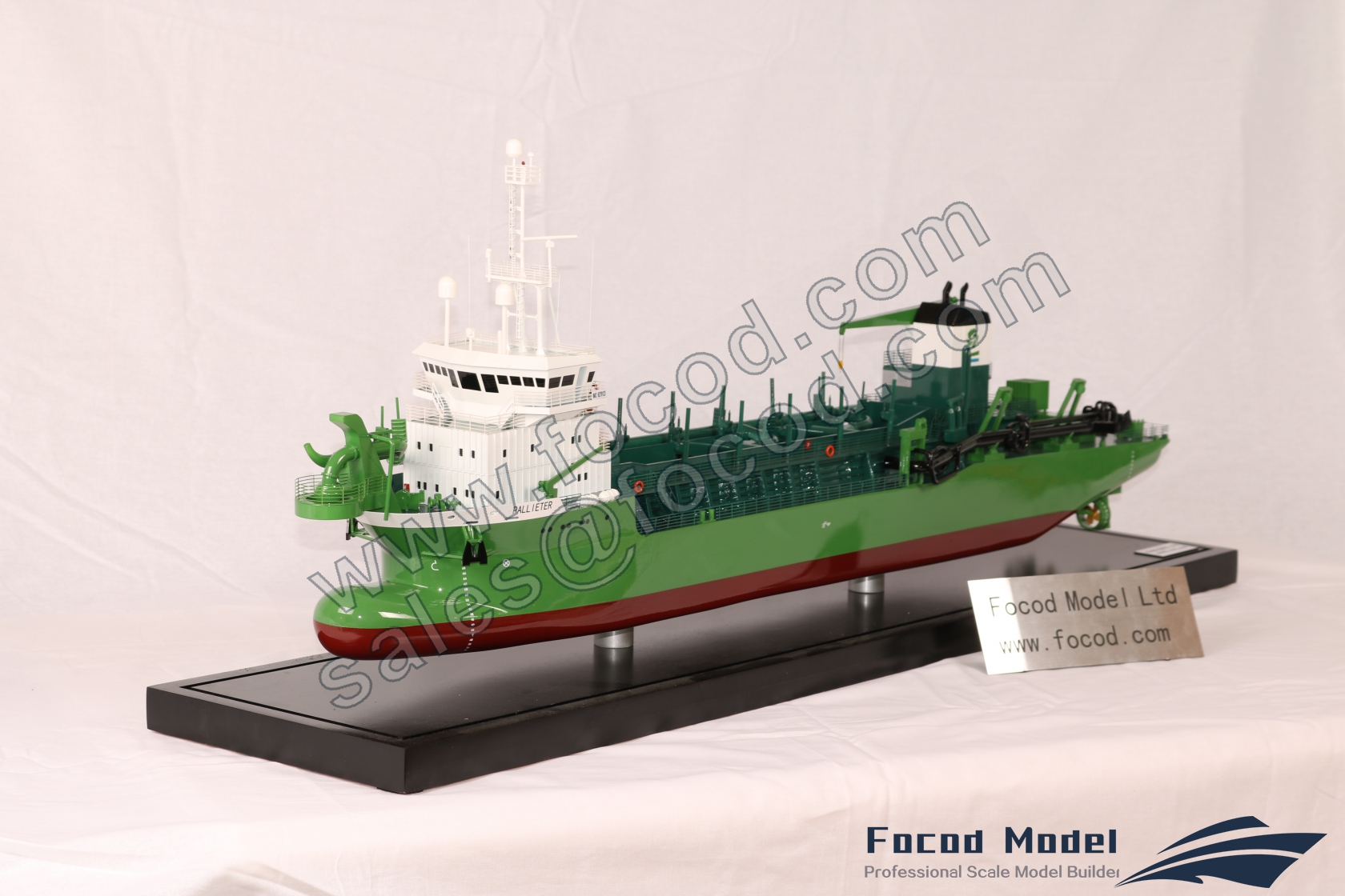 customized model of  DEME dredger PALLIETER